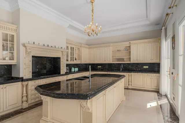Chalet 7 habitaciones 2000m² en venta - Marbella — 21
