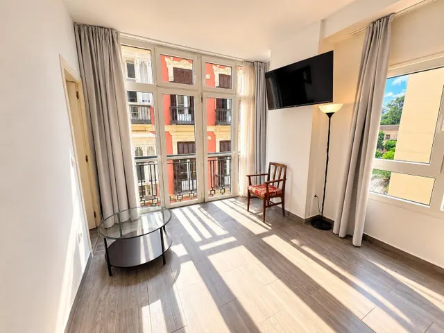 Exclusiva oficina de 153 m2 en pleno centro histórico de mál - foto 2