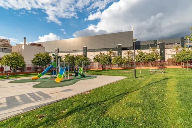 Exclusiva vivienda en Residencial Nevada — Urbanización de l - foto 3