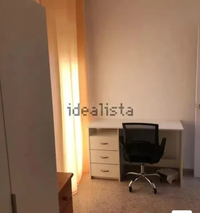 *SE ALQUILA PISO EN CALLE SANTIAGO LOZANO CON COMUNIDAD Y AG - foto 3