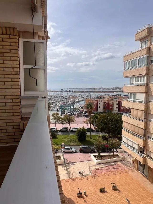 Fantastico apartamento totalmente reformado frente al puerto — 13