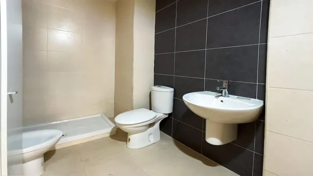 APARTAMENTO 2 HAB, 2 BAÑOS, TRASTERO Y GARAJE JUNTO AL MAR — 15
