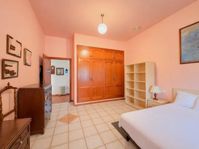 Chalet en Beniarjó con casa de invitados, piscina, jardines y vistas despejadas de 360° — 48