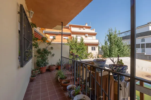VIVIENDA UNIFAMILIAR ADOSADA EN OGIJARES — 23