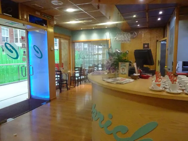 LOCAL EN PLENO FUNCIONAMIENTO CON LICENCIA DE RESTAURANTE EN - foto 3