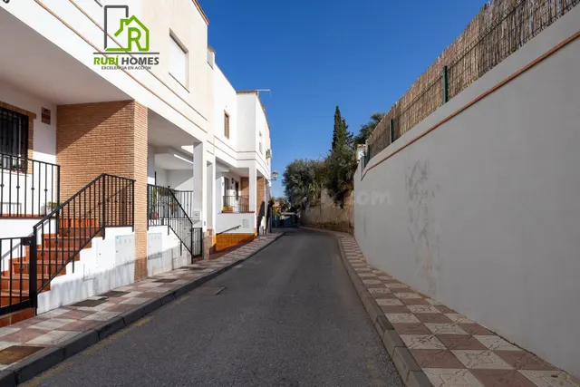 MARAVILLOSA CASA A POCOS MINUTOS DEL CENTRO DE LA ZUBIA - foto 2