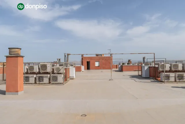 PISO EN LAS GABIAS JUNTO AL METRO — 31