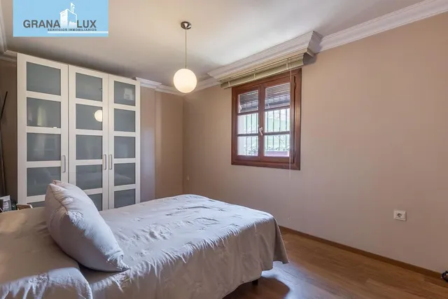 INCREÍBLE CHALET INDEPENDIENTE EN ZONA PRIVILEGIADA — 18