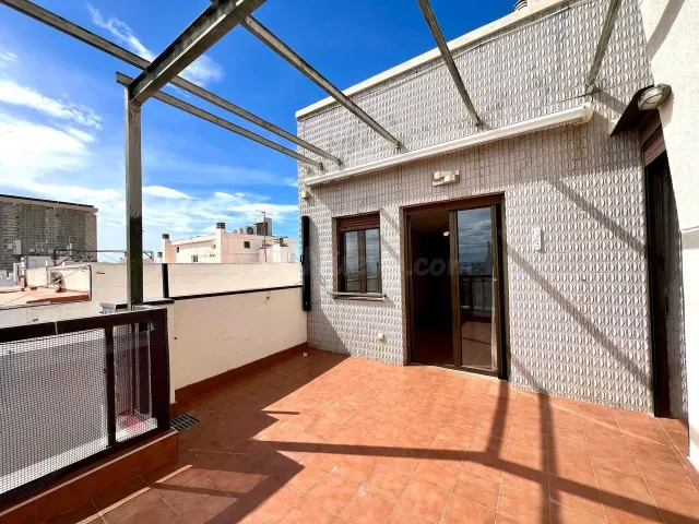 Ático reformado con vistas panorámicas al mar y al Castillo  - foto 5
