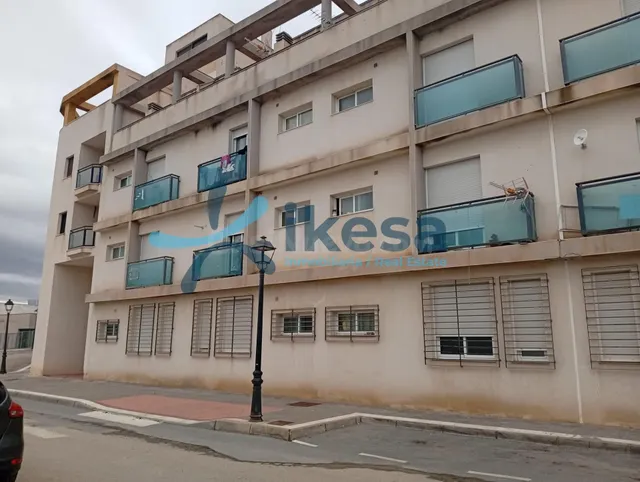 Encantador Piso en Fines con Parking y Buen Estado - foto 3