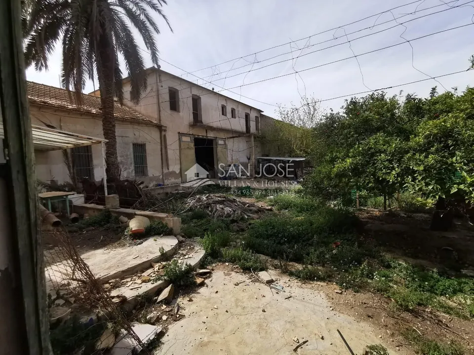 SE VENDE CASA EN JACARILLA,  PARA REFORMAR