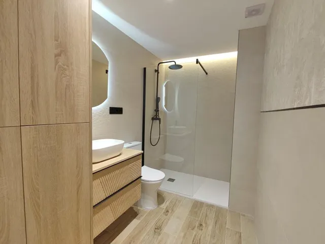 Edificio totalmente reformado en pleno centro de Granada — 14