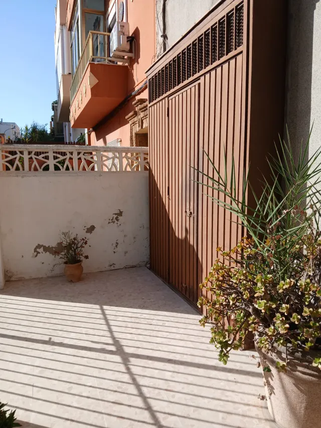 Una casa con encanto, espacio y todo el potencial para convertirse en tu hogar. — 24