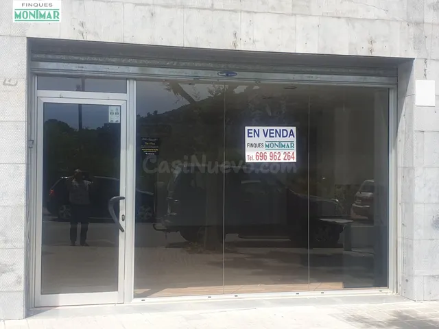 LOCAL COMERCIAL EN PLAZA CATALUNYA DE OLIVELLA