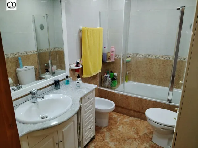¡Descubre esta amplia, luminosa y cuidada vivienda de 75 m2, en una de las zonas con más servicios y posibilidades de Torrevieja! — 21