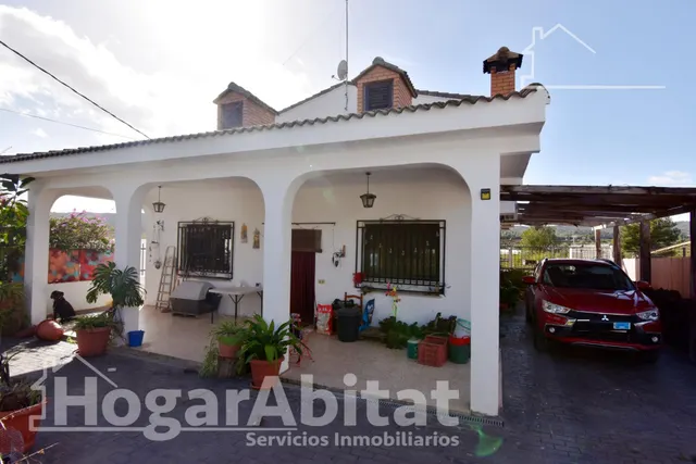 CHALET CON PISCINA, GARAJE Y TERRAZA — 17