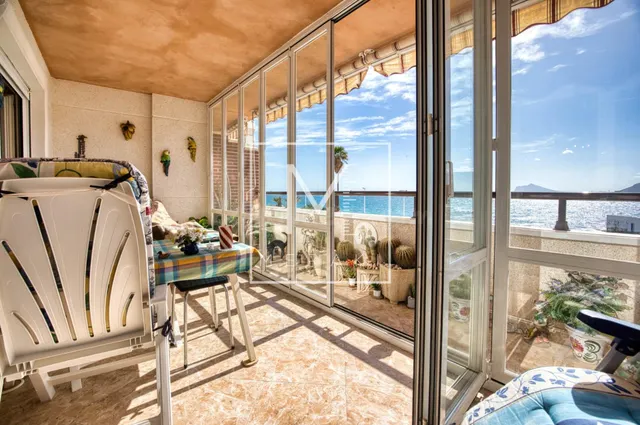 ESPECTACULAR PISO EN PRIMERA LÍNEA EN CALPE - foto 4