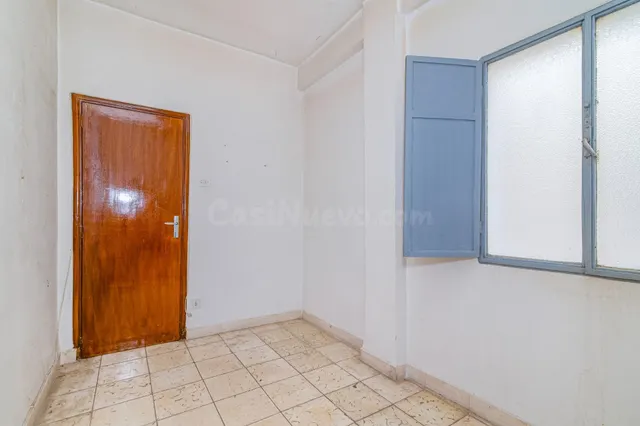 Oportunidad Única: Amplio Piso para Reformar en Camino de Ronda ✨ — 5