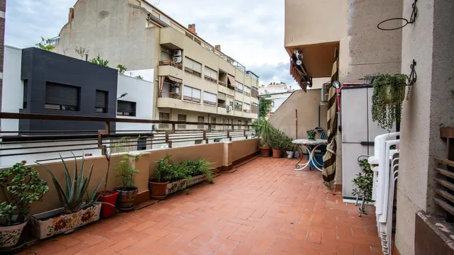 Piso en Elda con amplia terraza, soleado y con garaje en el mismo edificio a escasos metros de Padre Manjón — 4