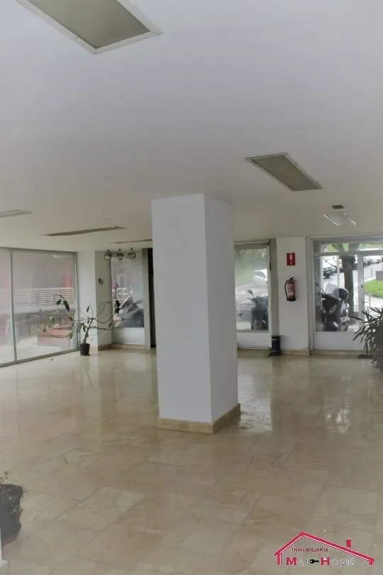 ESTUPENDO LOCAL EN ALZA JUNTO AL AMBULATORIO — 18