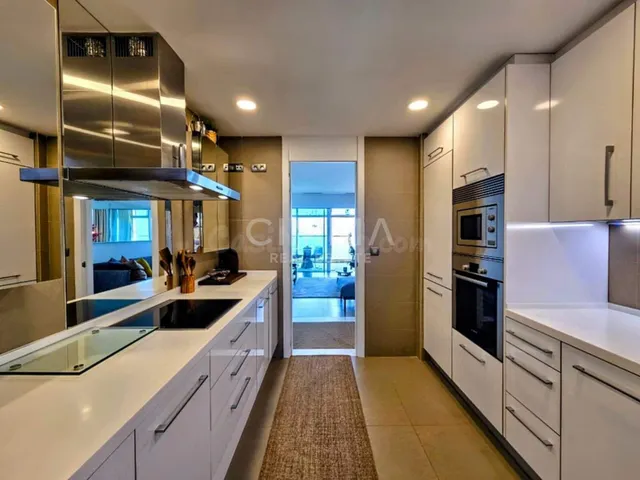 Exclusivo Piso Seminuevo en Playa de Poniente, Benidorm — 2