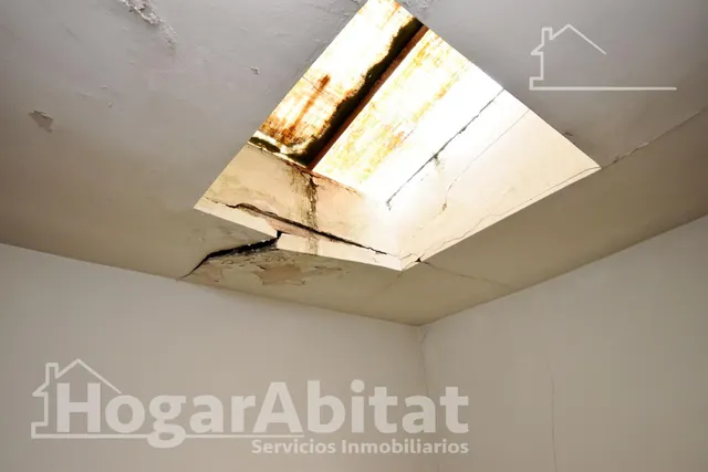 AMPLIA CASA CON 2 TERRAZAS CERCA DEL CENTRO — 32