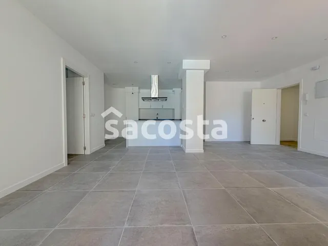 Amplio piso con  terraza, ideal como inversión o vivienda — 17