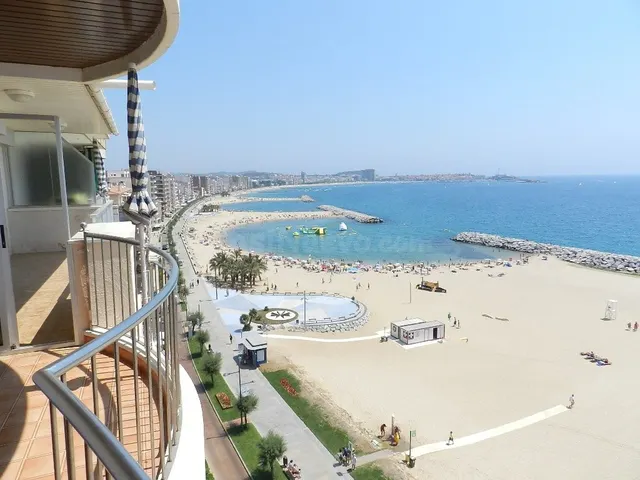 Apartamento situado en primera línea de la playa en el Passe - foto 4