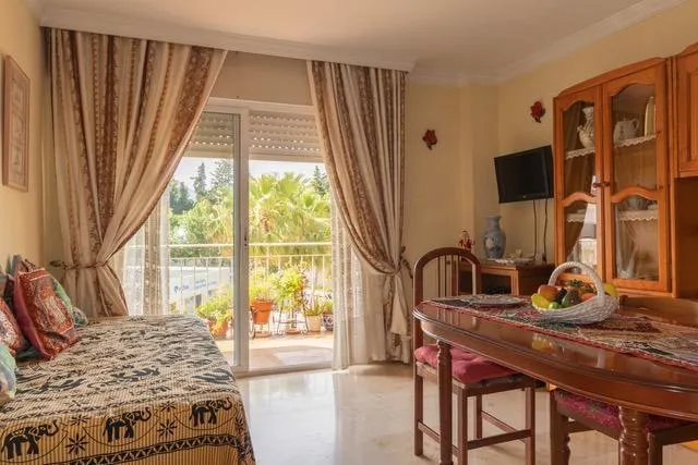 Oportunidad única de vivir junto al mar en una ubicación inmejorable. | CABANILLAS REAL ESTATE — 12