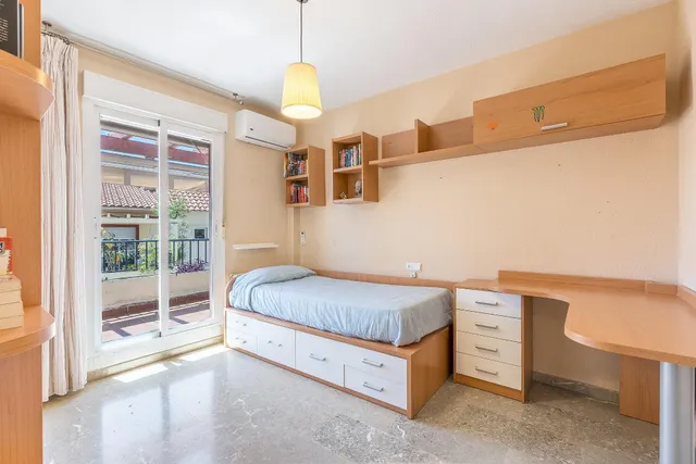 ADOSADA EN URBANIZACIÓN EN HUETOR VEGA — 22