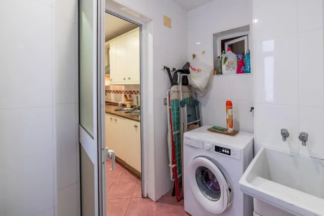 Piso reformado con piscina y garaje — 8