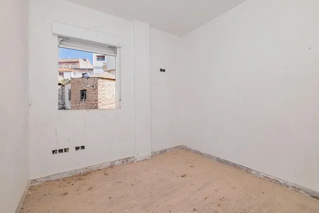 EDIFICIO EN VENTA EN MORALEDA DE ZAFAYONA — 15