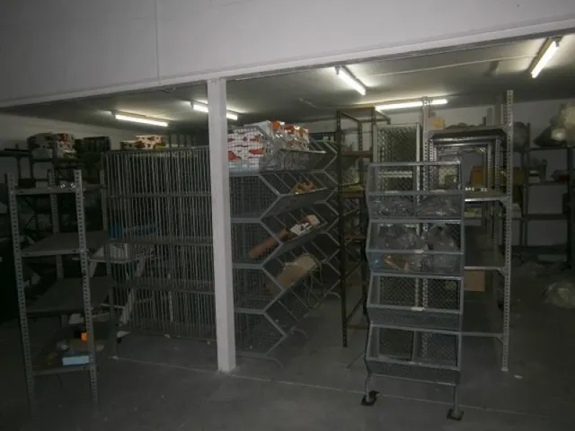 Nave industrial con vivienda y parcela de 11.800 metros — 15