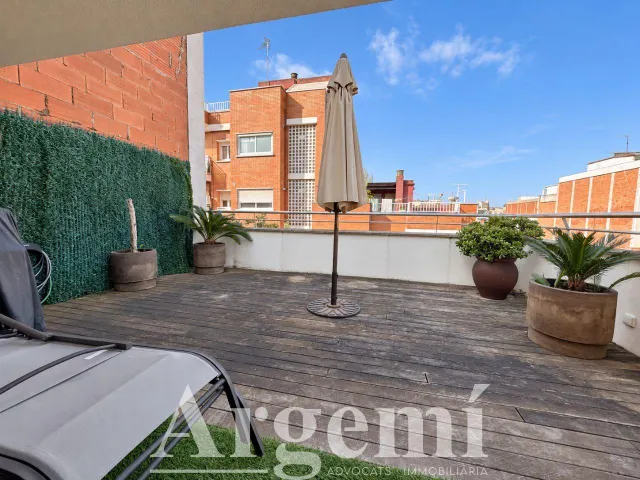 Casa adosada en venta en Montcada i Reixac — 25