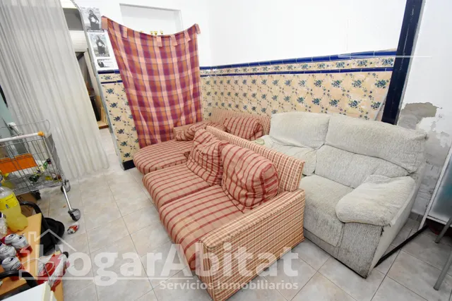 ¡OPORTUNIDAD DE INVERSIÓN! CASA CON BALCÓN Y PATIO EN EL CENTRO — 8