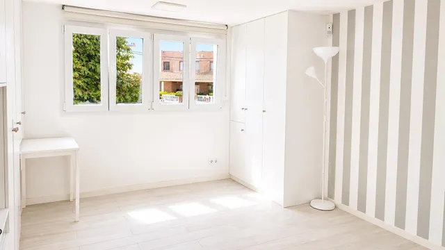 Dos apartamentos nuevos con entradas independientes – Amueblados, equipados y listos para vivir o alquilar — 15