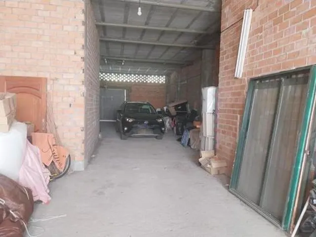 SE VENDE LOCAL COMERCIAL EN BRUTO CON UNA UBICACIÓN EXCELENT - foto 3