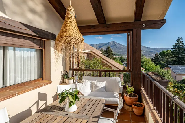 Chalet unifamiliar independiente de 320 m2 parcela de 992 con piscina y certificación A — 11