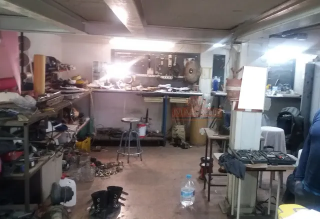 VENTA LOCAL COMERCIAL DE 123 M2 DE SUPERFICIE CON  OFICINAS Y ASEO — 2