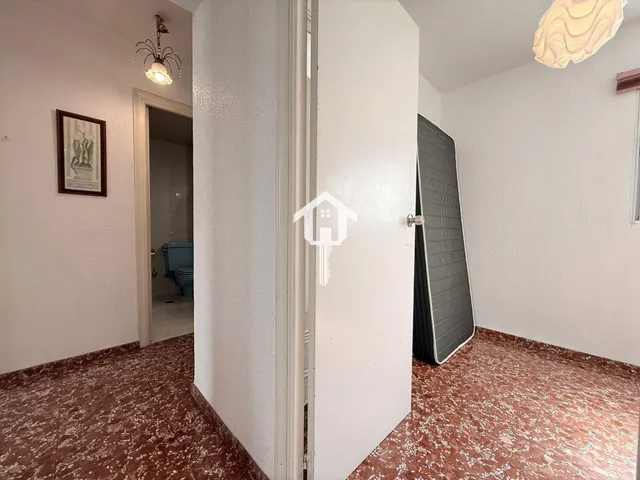 Piso en venta en Alicante. 85m2, 3 habitaciones, 1 baño con bañera, tercera planta con ascensor. zona de campoamor — 18
