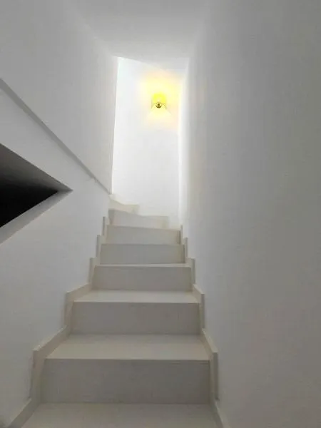 ALTO STANDING - Se vende bonita y amplia VILLA CON SOTANO Y PISCINA PRIVADA, 300 metros de parcela.- — 29