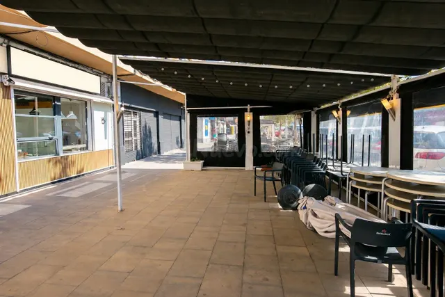 Alquiler Local Comercial en Primera Línea del Puerto de Sant - foto 3