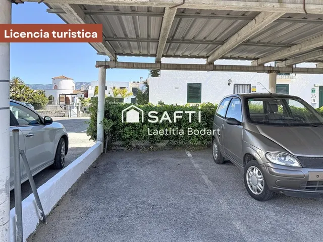 Casa de pescador con licencia turística y amarre - Empuriabrava — 54