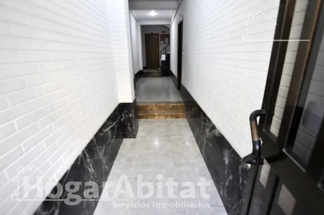 ÁTICO LUMINOSO CON GRAN TERRAZA, TODO AMUEBLADO Y CERCA DEL CENTRO — 28