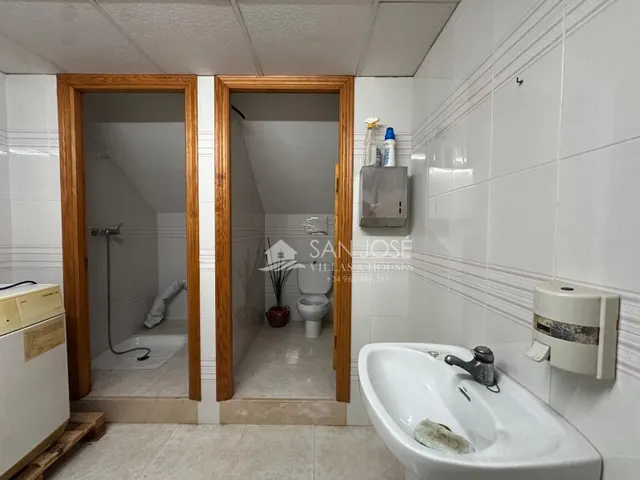 Se vende local comercial con sotano preparado para supermercado en buena zona de Aspe — 25