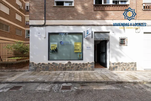 Local comercial en Granada, espalda Parque Lagos. Zona Colegio El Carmelo - Carrefour — 15