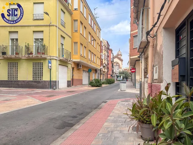 Estudio en zona de bajas emisiones en el Raval de Castellón  - foto 3