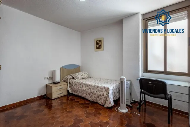 GRAN PROPIEDAD CON 10 DORMITORIOS EN SAN ANTON — 10