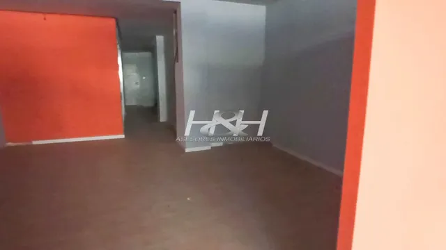Local espacioso junto al Empalme. / HH Asesores, Inmobiliaria en Burjassot/ — 6