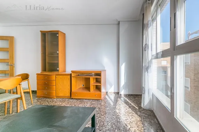 Ref 04380 Piso en Mura, con ascensor y aire acondicionado. — 7